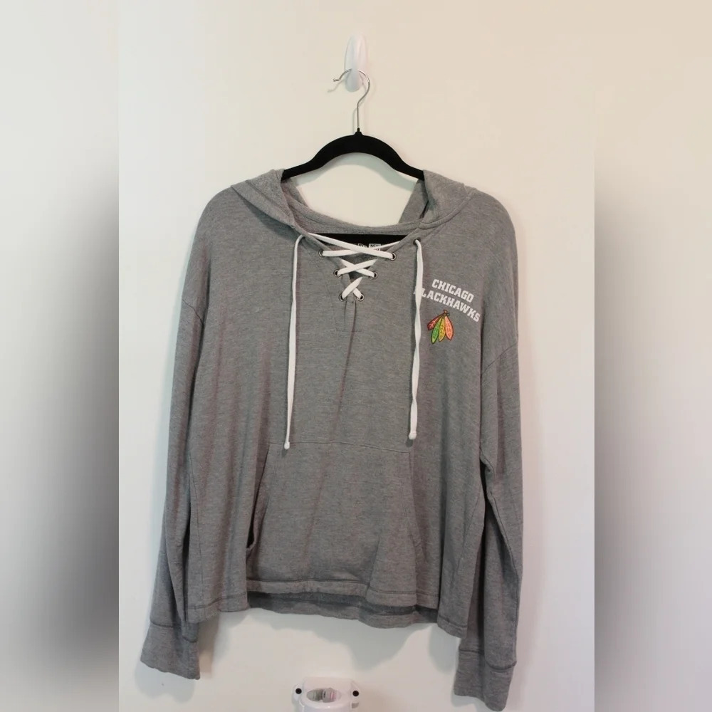 Chicago Blackhawks women's pullover lacefront lightweight sweater